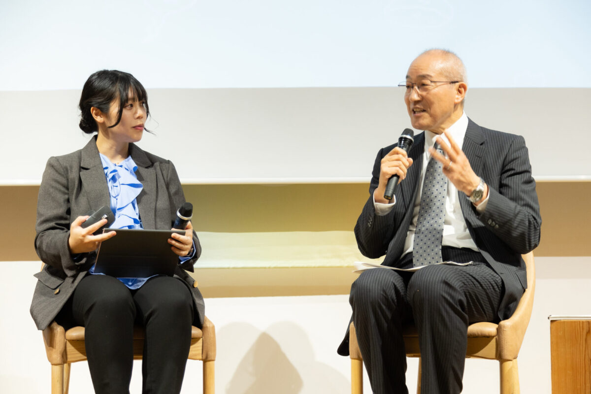 セイシル福田と水野先生がトークセッションしている様子