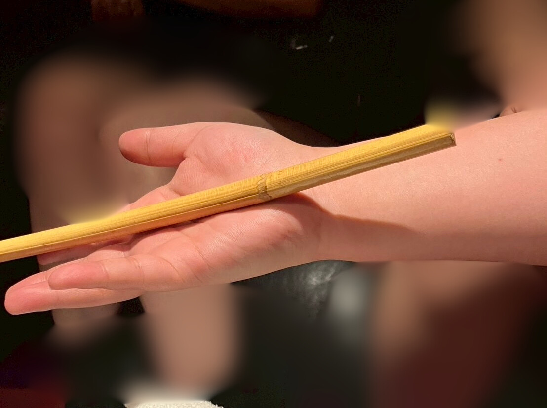 ケインを使用している様子