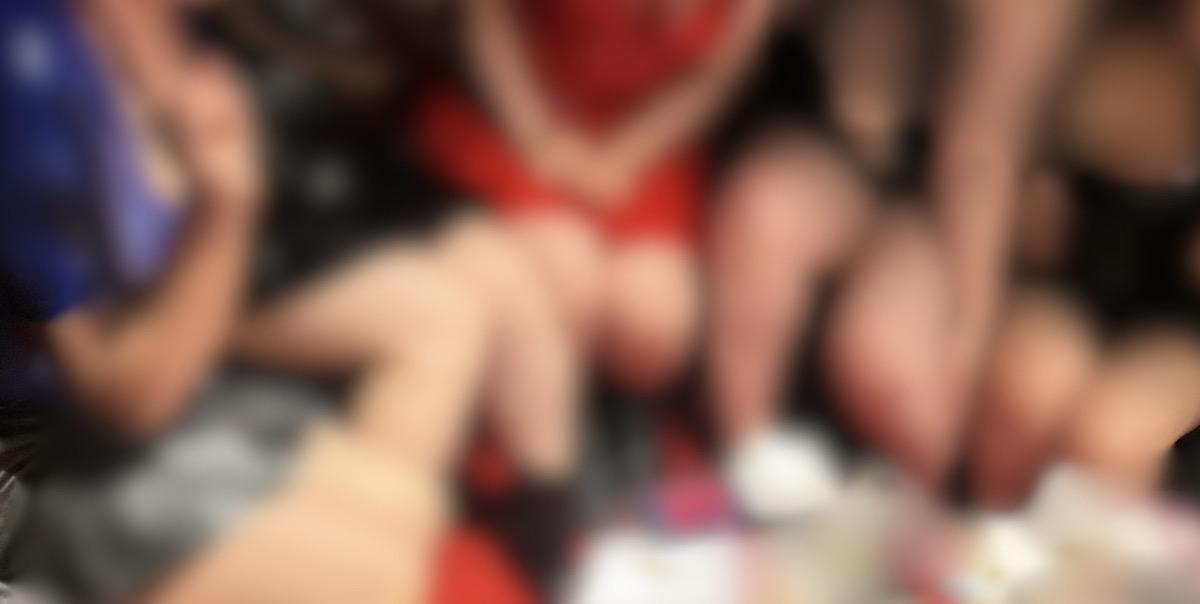 ボンデージ衣装に着替えた女子会メンバー